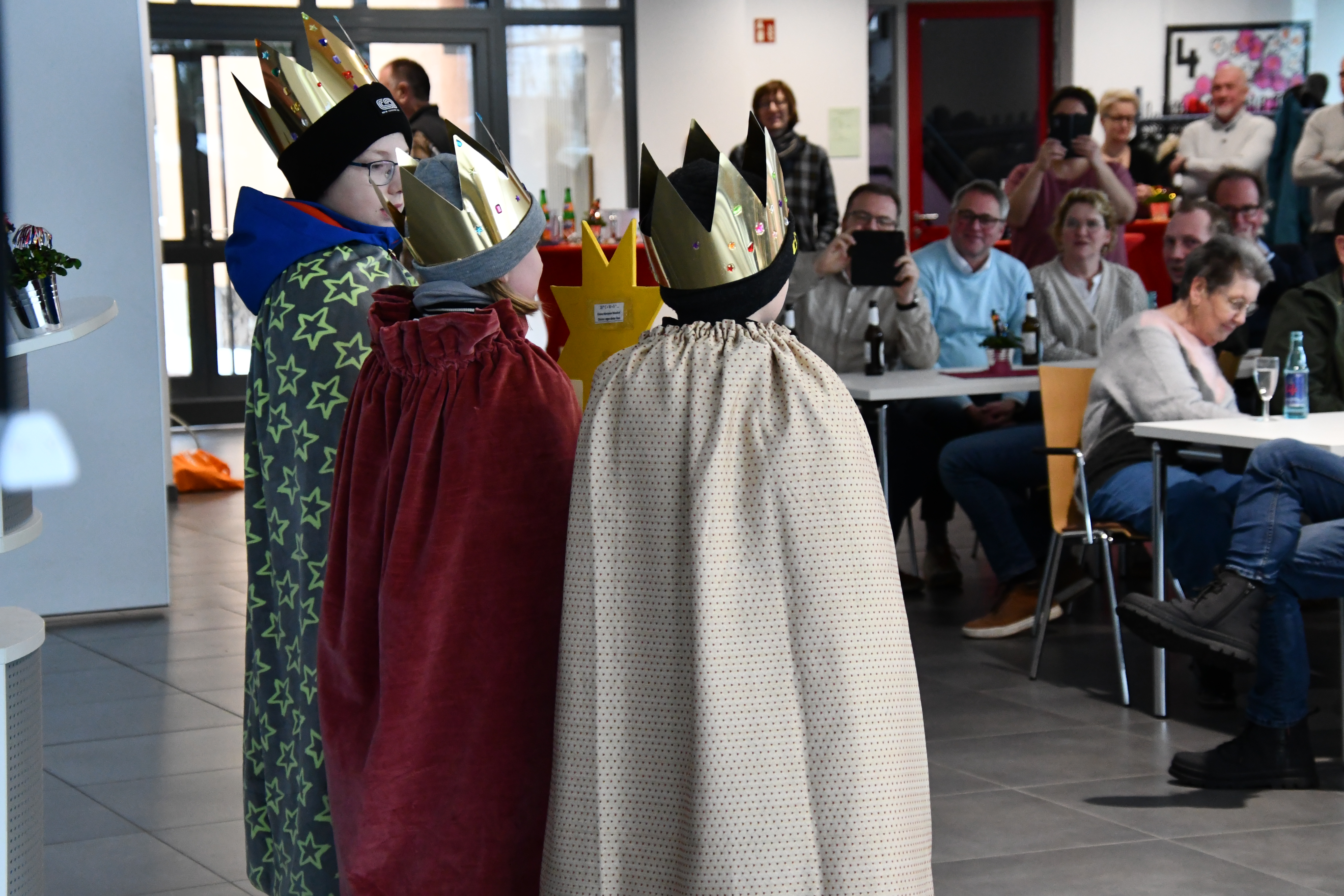 Der Auftritt der Sternsinger durfte beim Neujahrsempfang in Buldern nicht fehlen. 
(DZ-Foto: Claudia Marcy)